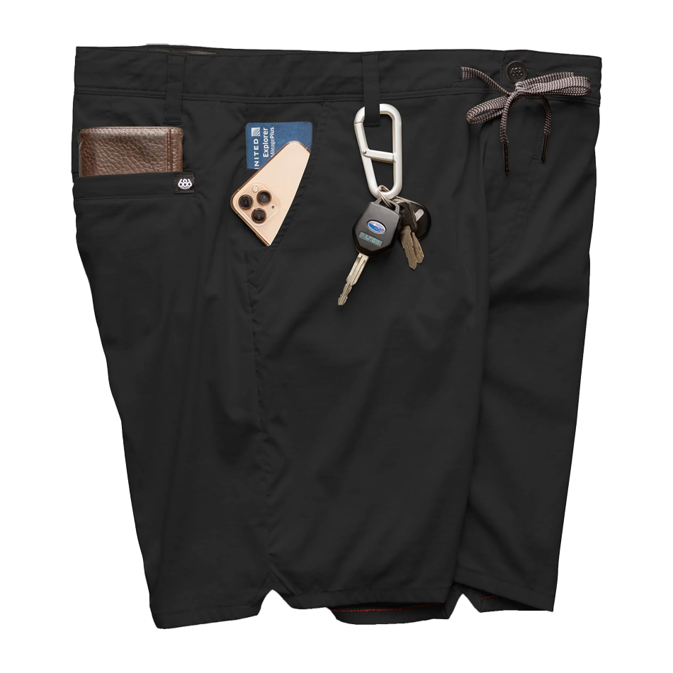 Everywhere Featherlight Short 2025