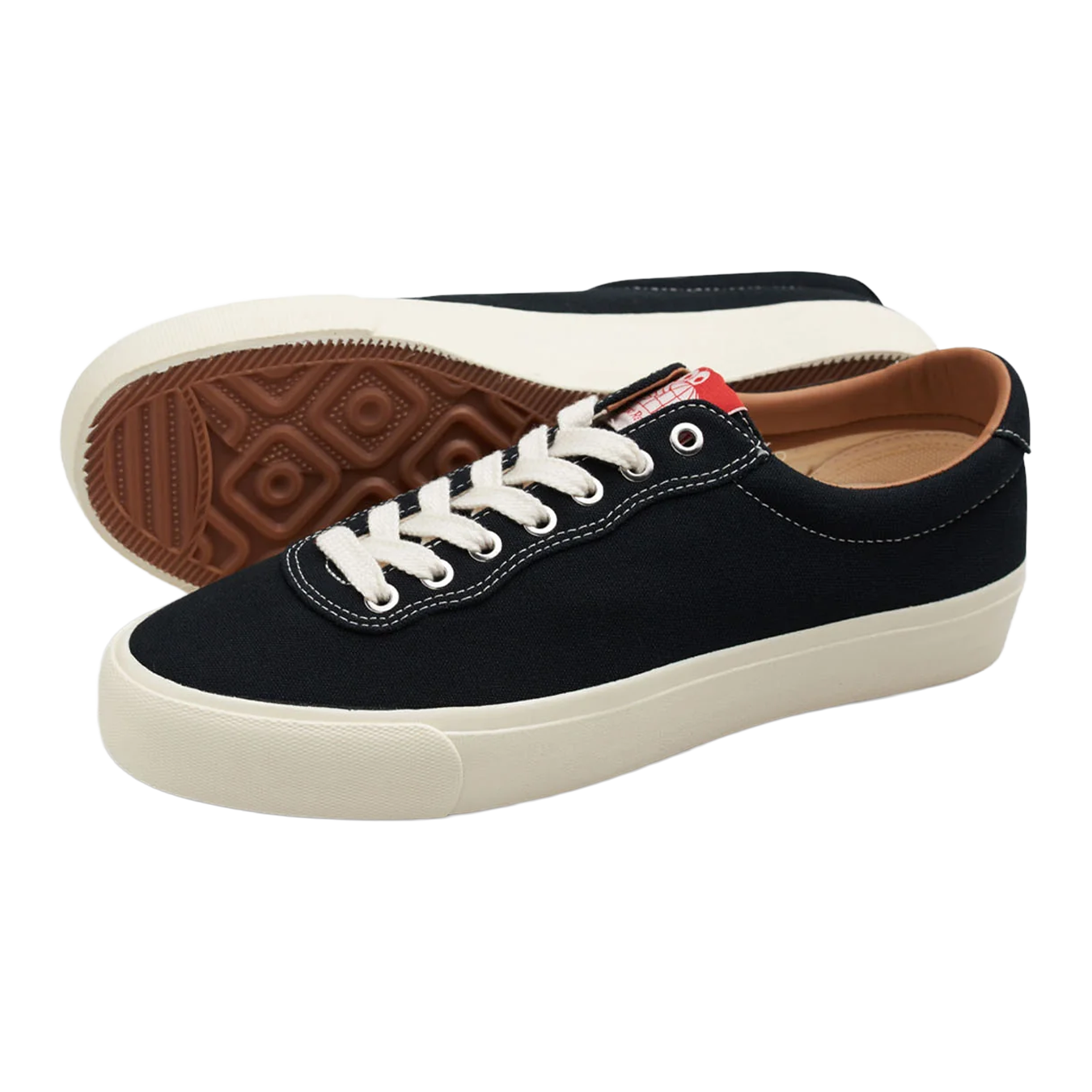 VM001 Lo Canvas Shoe